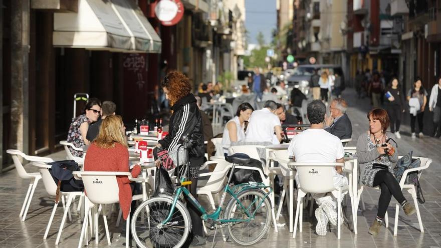 Cafeterías y terrazas en el barrio de Russafa.