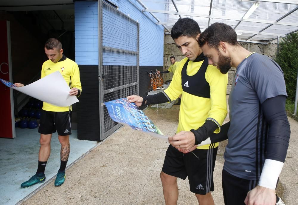 El Celta posa con el póster de FARO