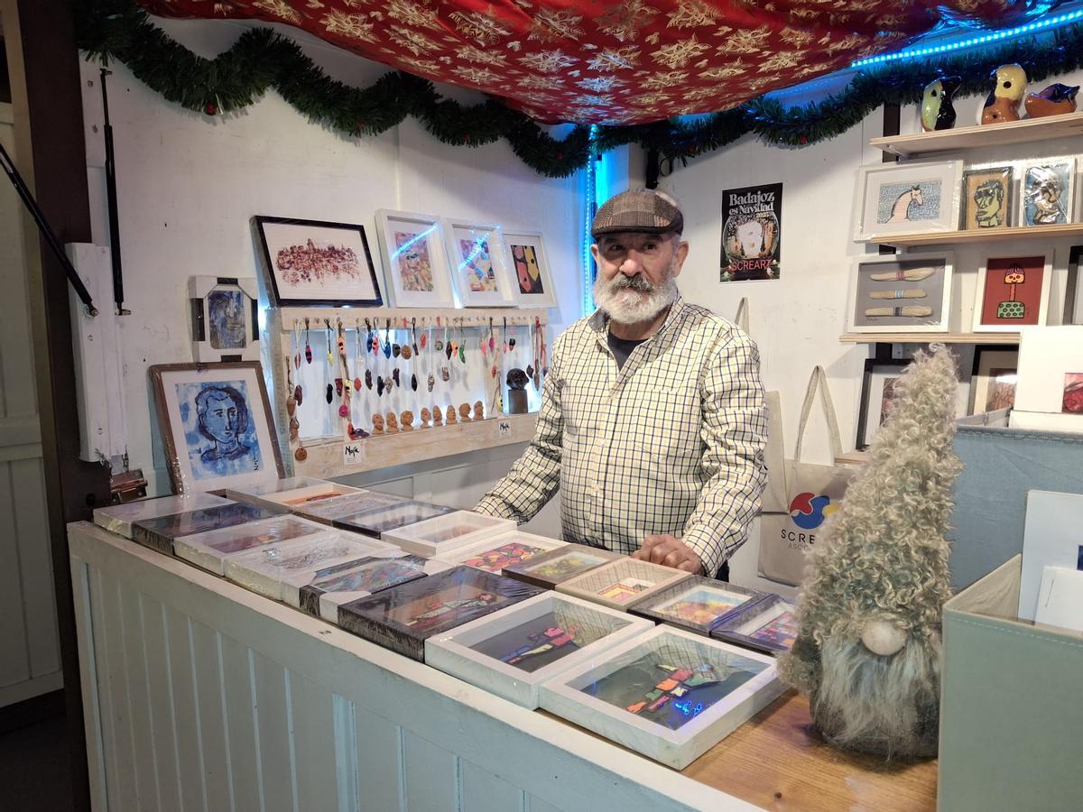 Noja, pintor y escultor de Badajoz en la nueva caseta de Screart.