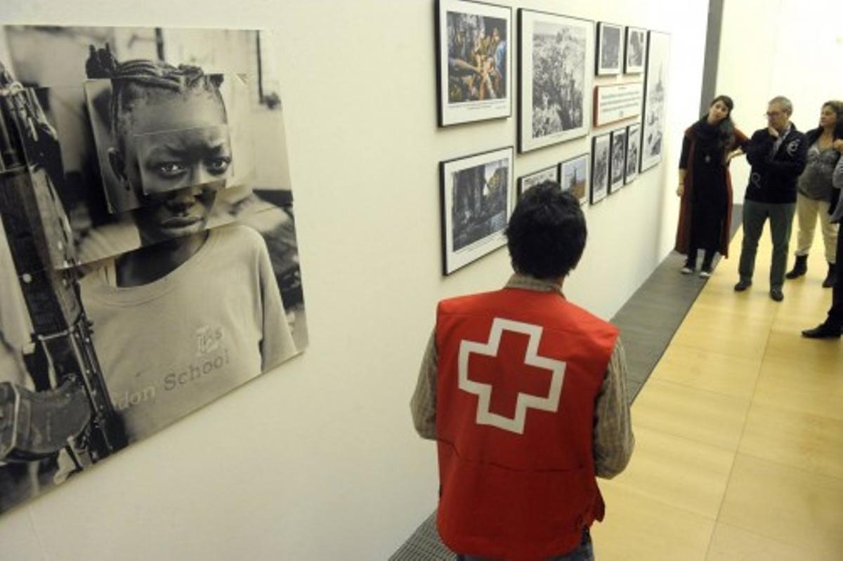 Exposición de Cruz Roja, 'La humanidad en la guerra', en la sede de ...