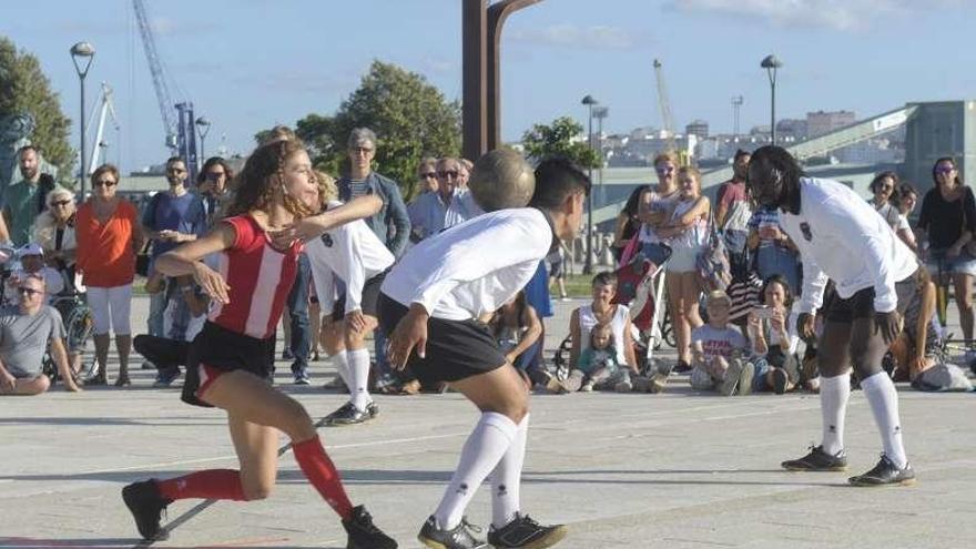 Artistas por un día en O Parrote y zumba para despedir las fiestas