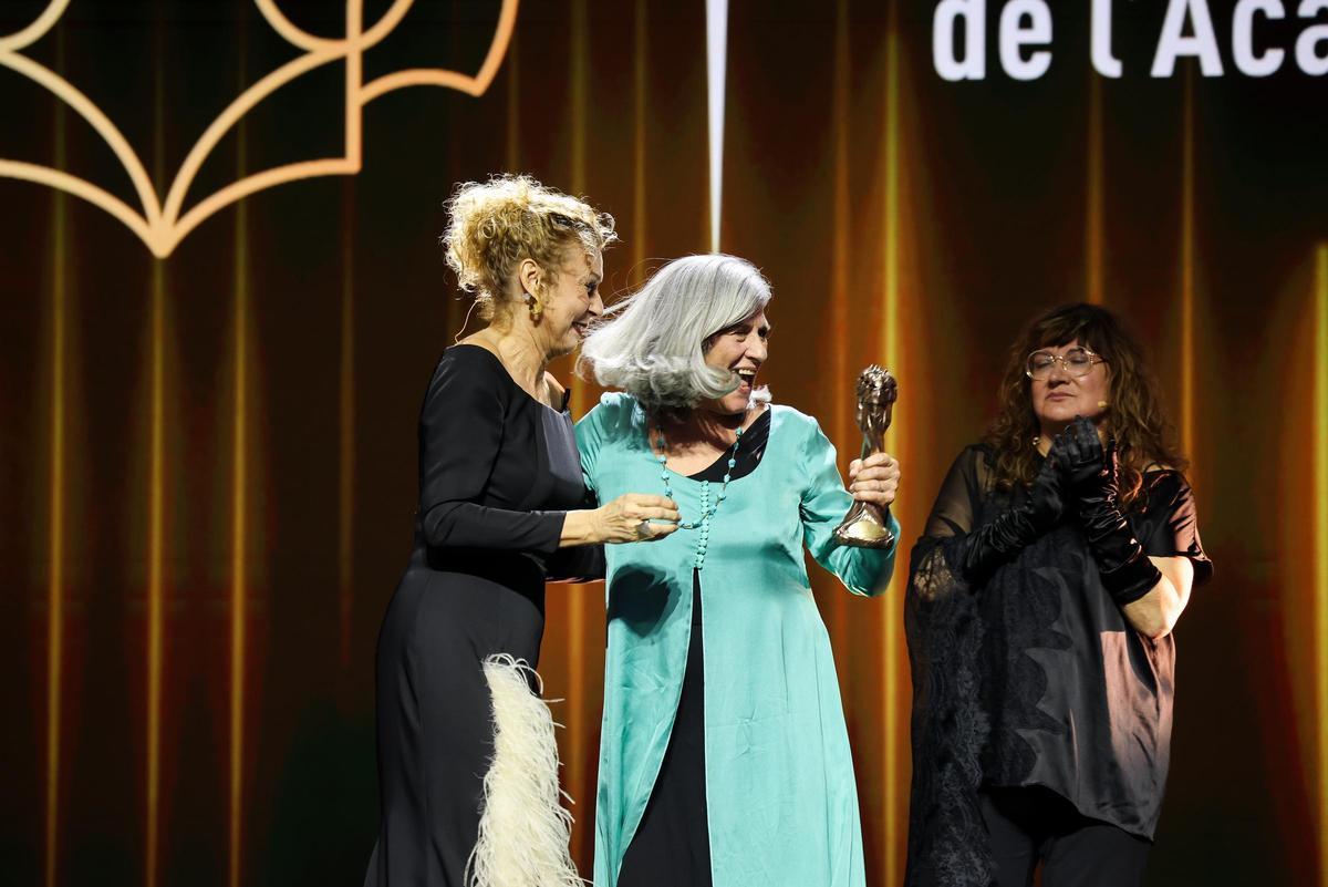 Entrega del Gaudí d'Honor Miquel Porter a Rosa Vergés.