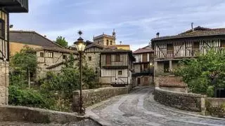 El pueblo detenido en el tiempo que parece una película de Buñuel