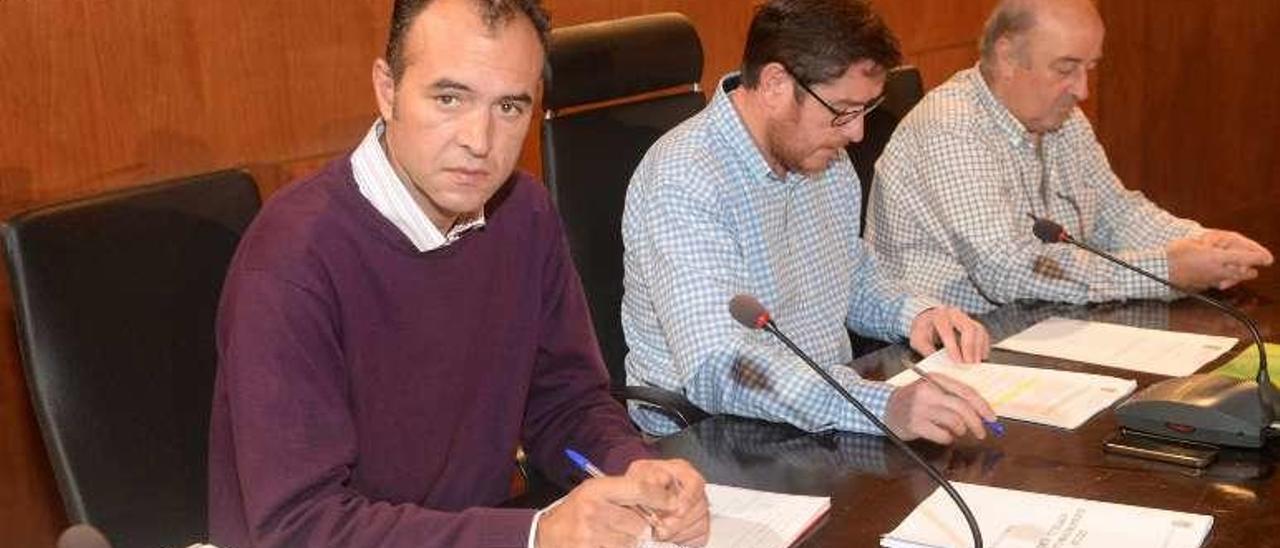 Pleno de A Illa de Arousa. // Noé Parga