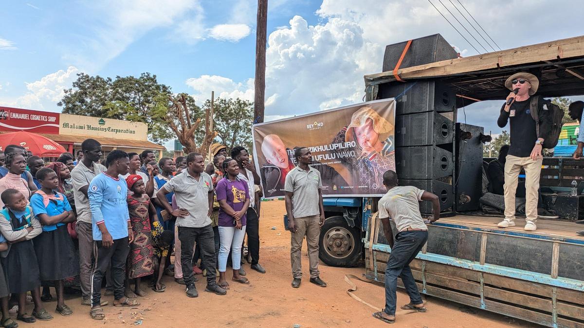Sensibilización comunitaria a través de teatro itinerante Malawi