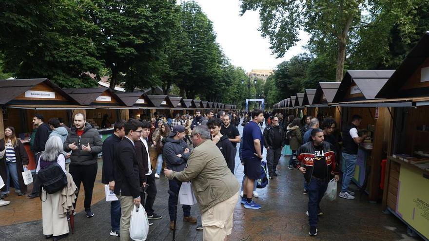 La feria Ofelia se estrenó en el paseo del Bombé, en el Campo, con más de 10.000 visitantes
