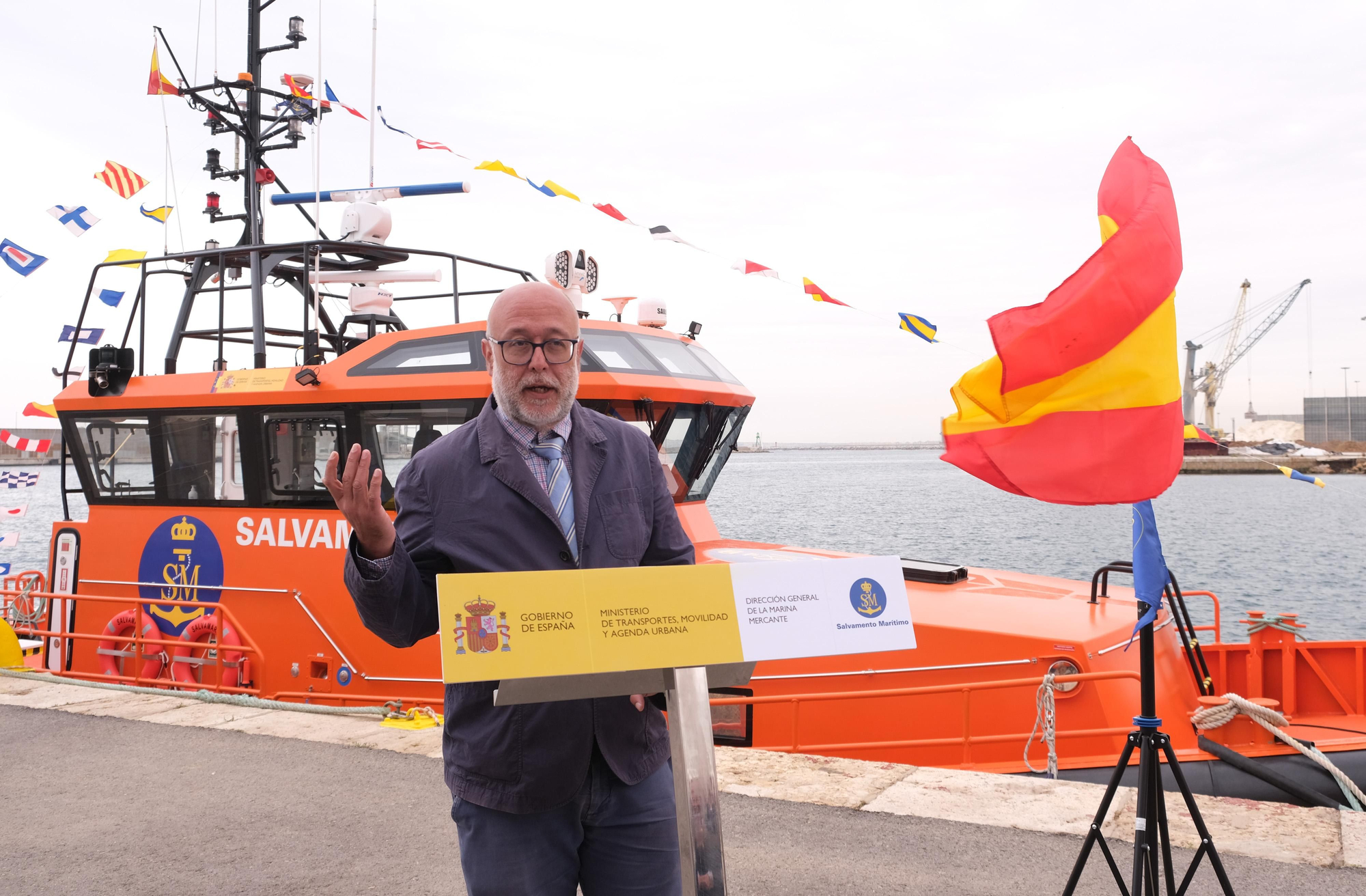 Salvamento Marítimo estrena nuevo barco en su base de Alicante