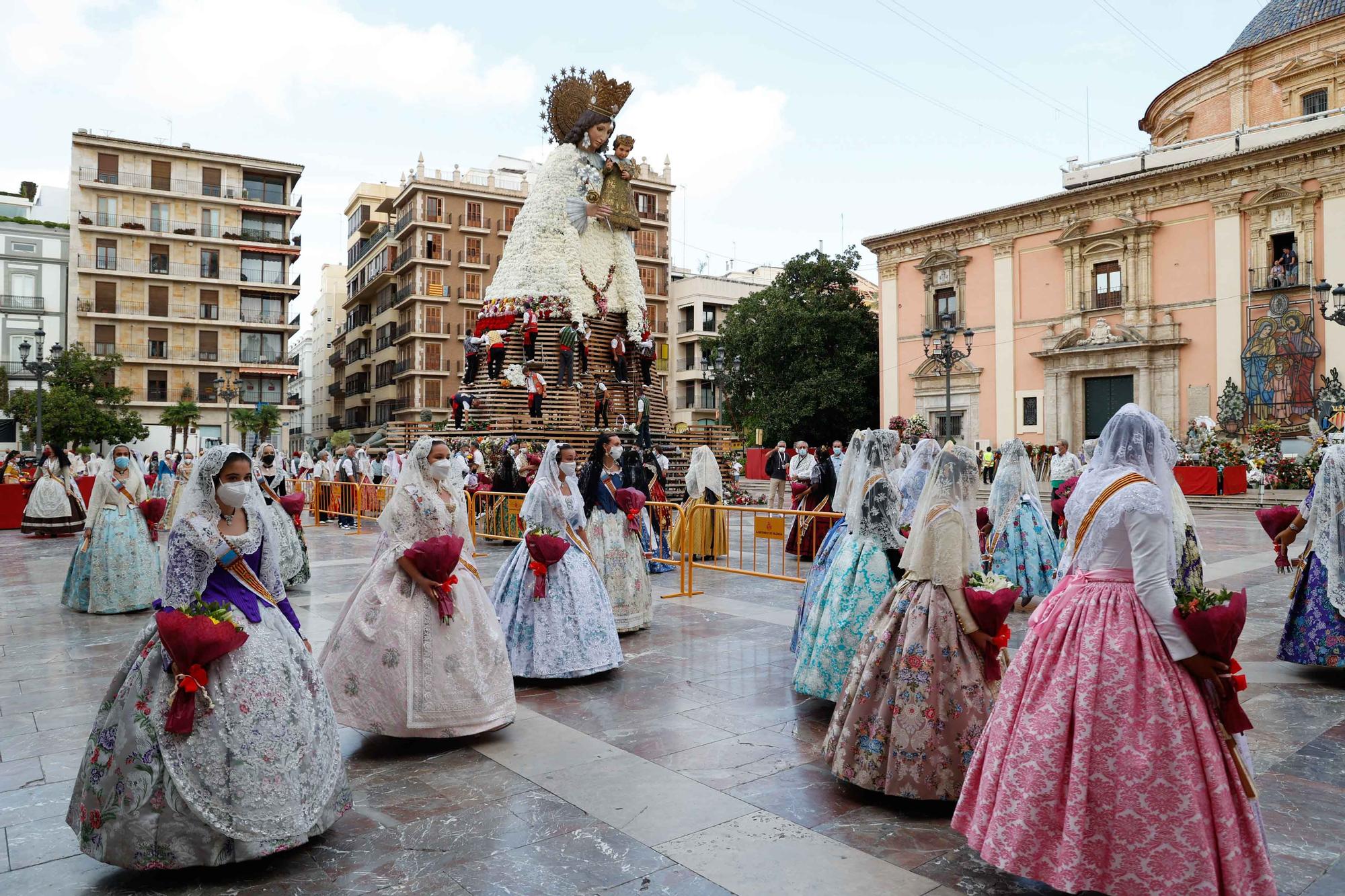 Búscate en el segundo día de Ofrenda por la calle Caballeros (entre las 17.00 y las 18.00 horas)