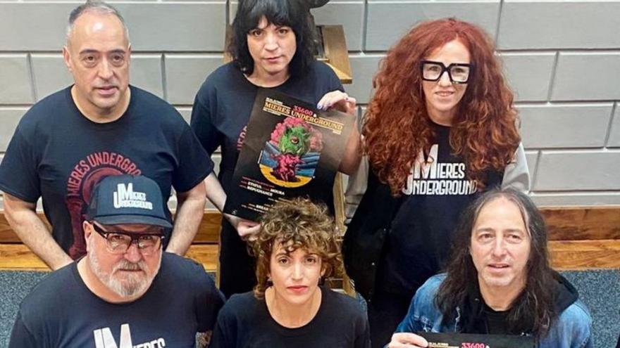 La edil Rocío Antela, con organizadores del festival. | LNE