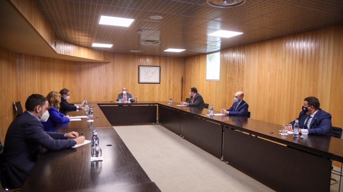 Reunión en Fycma sobre la campaña de detección de COVID-19 en Málaga.