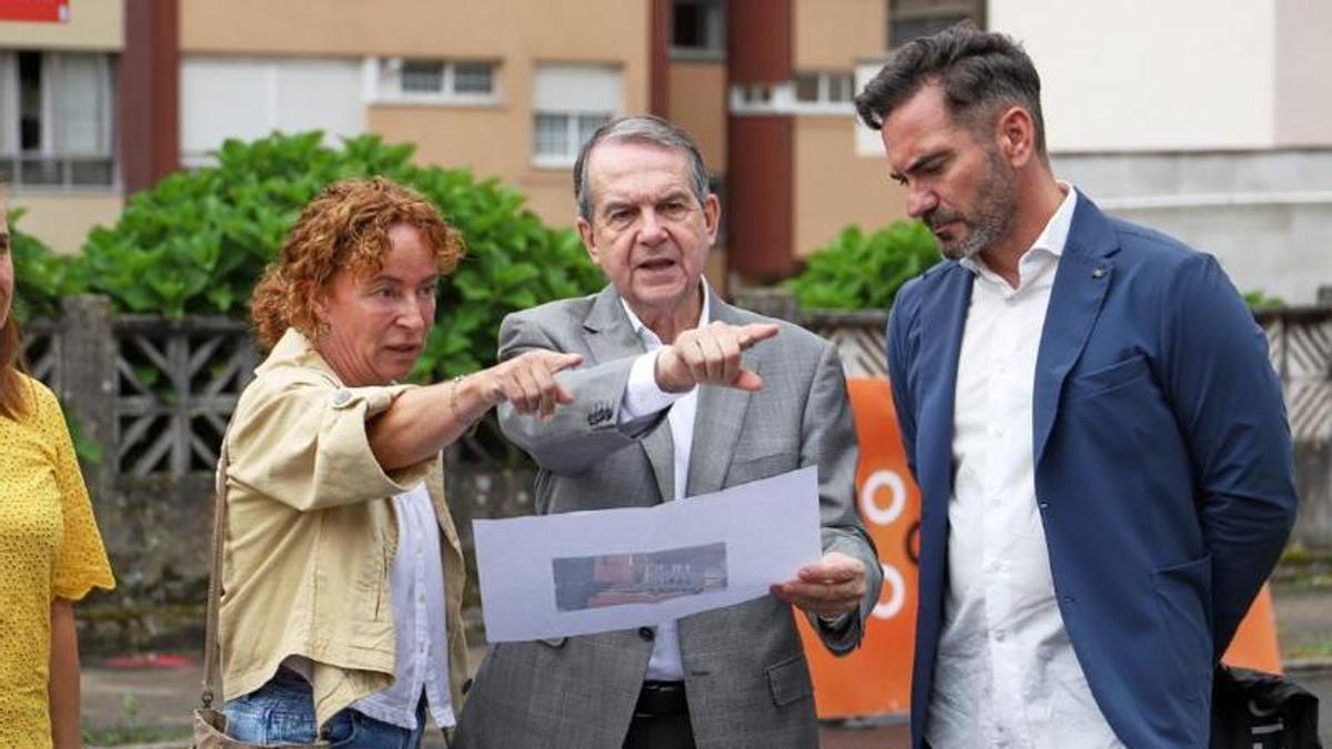 Caballero, en el arranque de las obras en la calle Soutomaior.