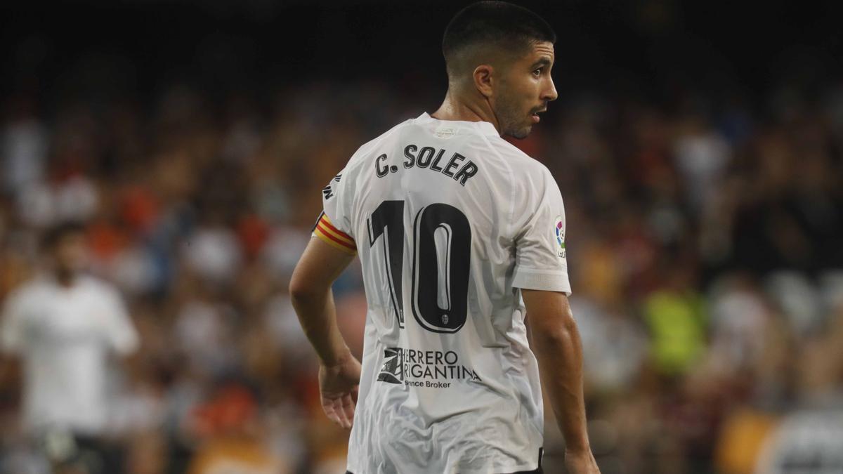 Carlos Soler, ante el Atlético de Madrid