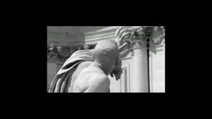 Espot protagonitzat per Bellucci i Dolce i Gabbana.