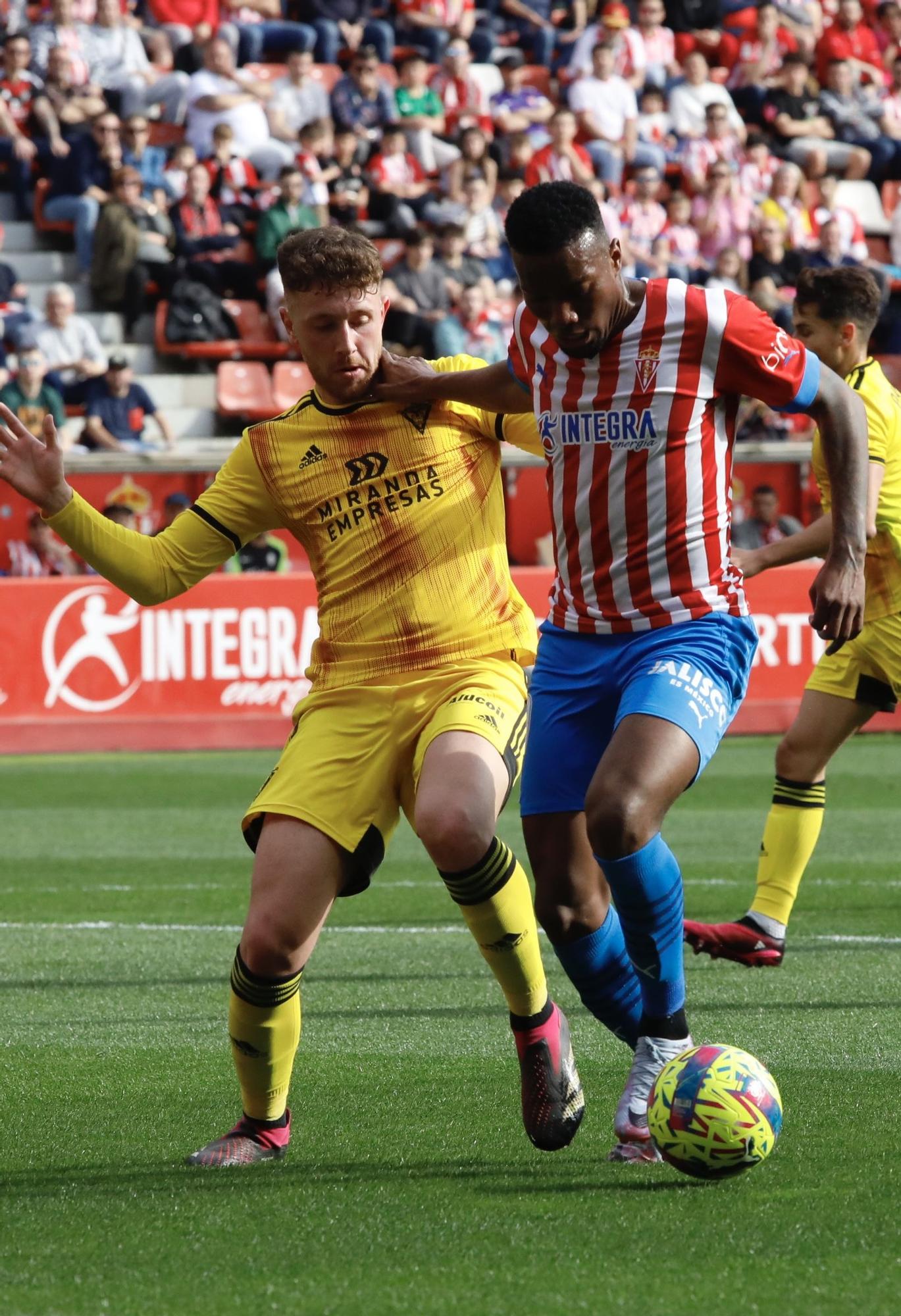 En imágenes: Así fue el partido entre Sporting y Mirandés en El Molinón