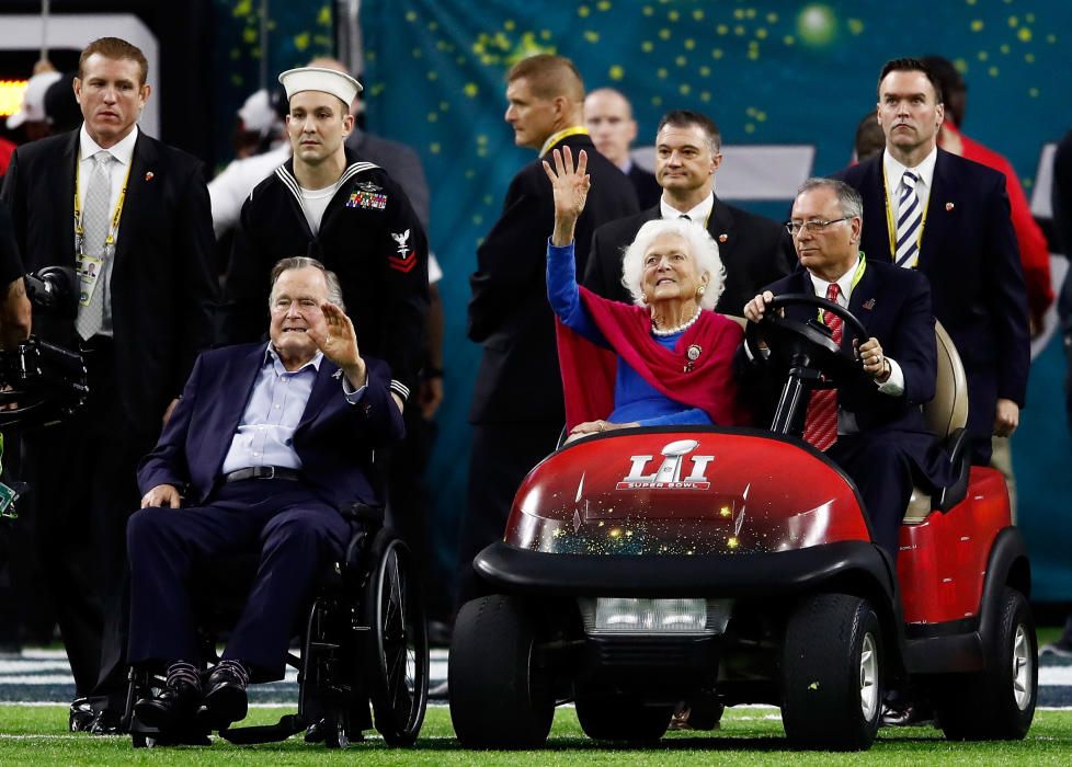 Former US first lady Barbara Bush dead at 92: ...