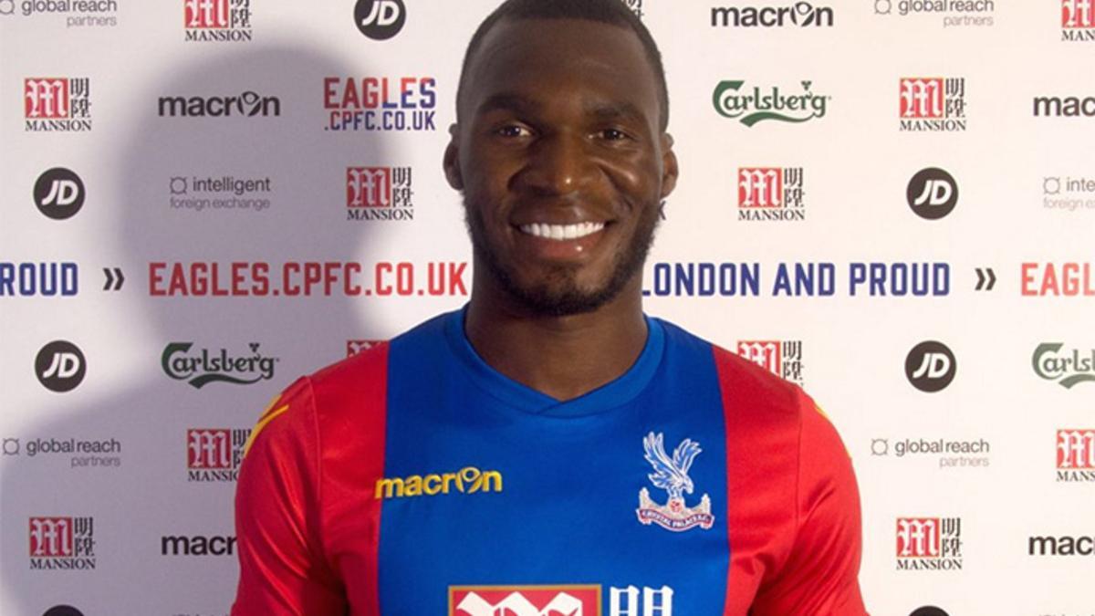 Benteke, con la camiseta del Crystal Palace