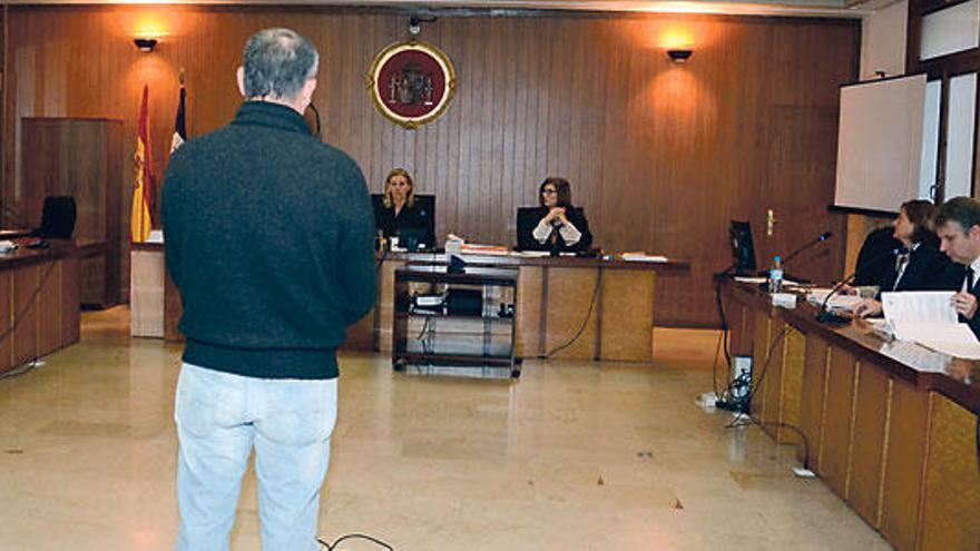 La fiscal mantiene su petición de 9 años por la agresión con una barra a un hombre