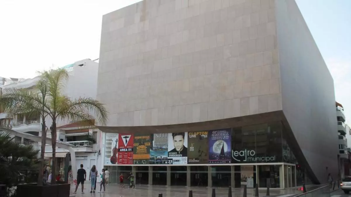 Torrevieja conmemora el 20 aniversario del Teatro Municipal