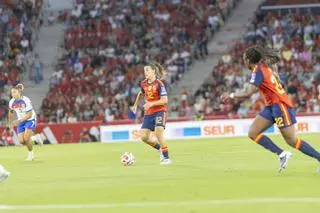 Patri Guijarro, tras golear a Inglaterra en Son Moix: "Cualquier futbolista soñaría con un día así"