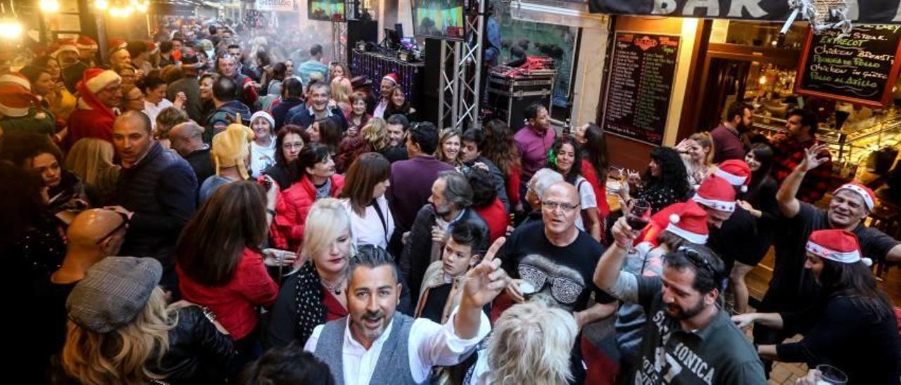 Benidorm sanciona a un local y apercibe a otros 3 por organizar fiestas ilegales en Nochebuena