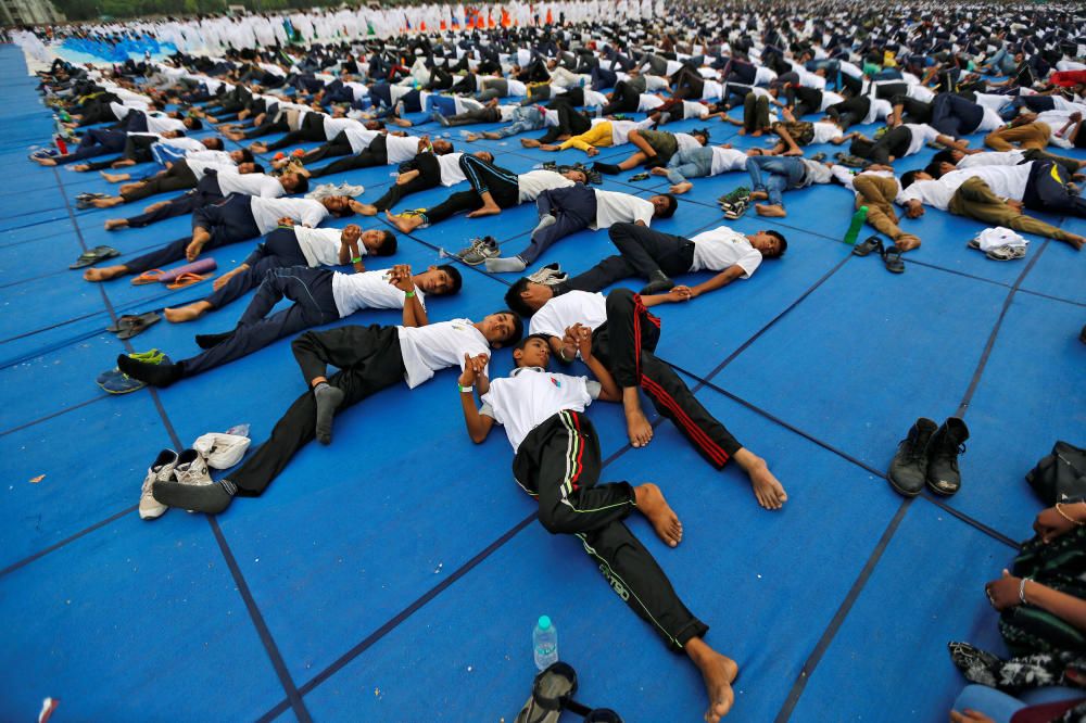 La India celebra el Día Internacional del Yoga