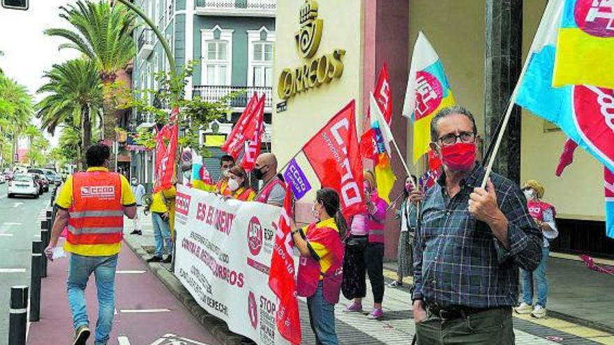 Correos y los sindicatos se enquistan en la antesala de la huelga general
