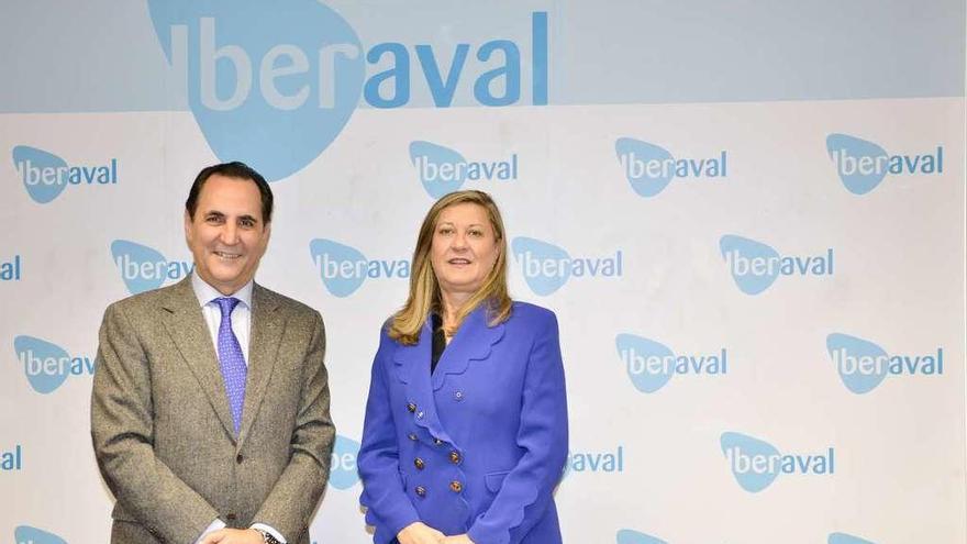 El presidente de Iberaval, José Rolando Álvarez, y la consejera Pilar del Olmo, en la presentación del informe.