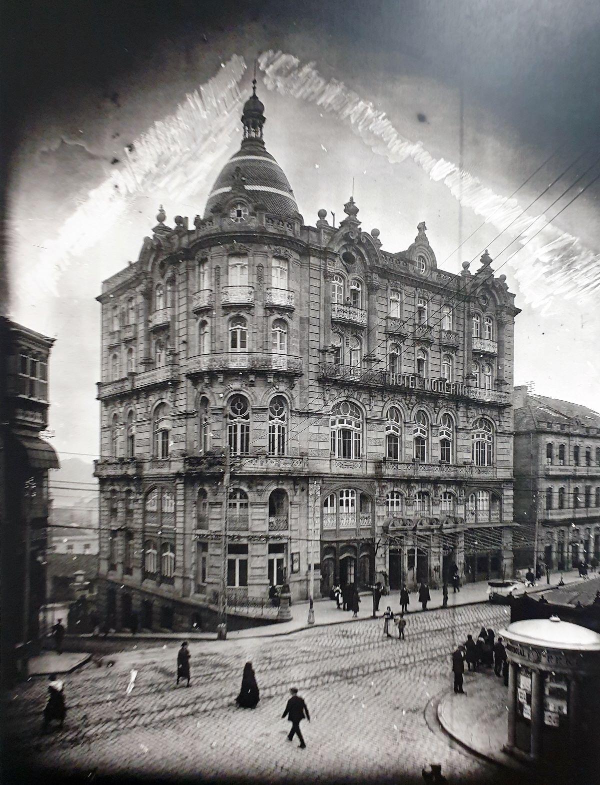 El Hotel Moderno de Vigo, en el edificio de Pacewicz, en una foto tomada alrededor de 1910.