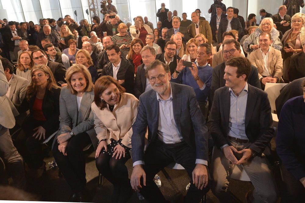 Rajoy pide al PSOE que "se moje" en la financiación.