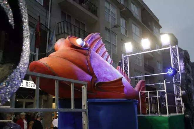 Carnaval en Galicia 2019 | El Enterro do Berete congrega a miles de personas en Chapela