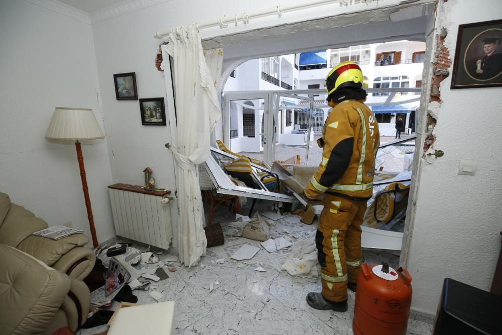 La deflagración ha causado daños en un piso situado en la planta baja de la urbanización Lomas Playa de Torrevieja