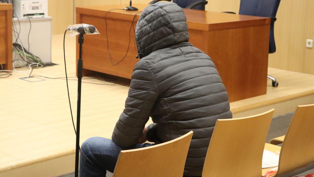 El profesor de repaso dice que las menores le acusaron de abusos "por el 8M"