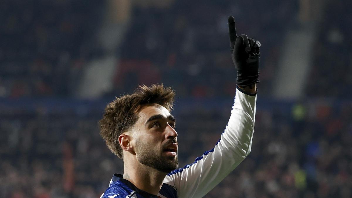 Brais Méndez celebra un gol con la Real Sociedad.
