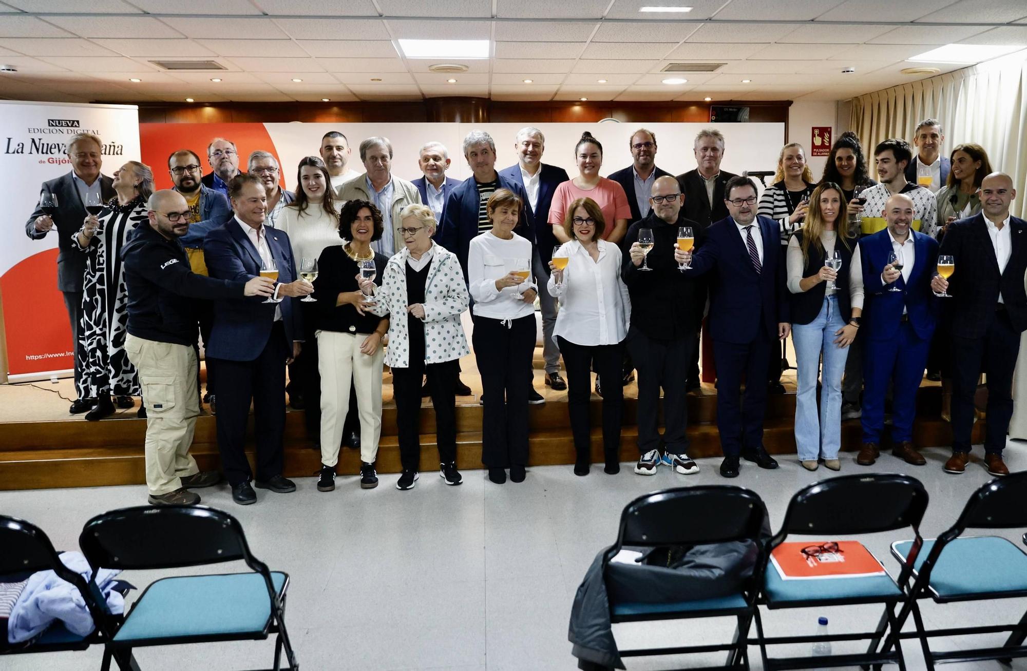 El Club de Natación Santa Olaya acoge la presentación de la nueva edición de LA NUEVA ESPAÑA de Gijón Oeste (en imágenes)