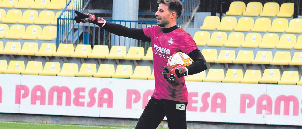 Ian, portero del Villarreal B: «Detrás de los resultados hay mucho trabajo y sacrificio»