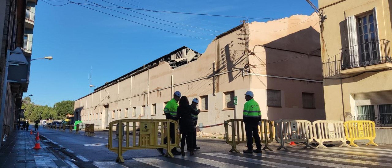 Ensurt per la caiguda de la façana d'una nau industrial de Sallent