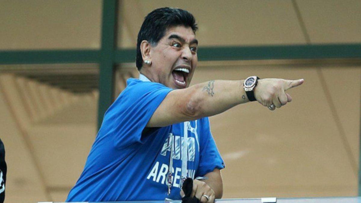 Maradona reconoce que tiene tres hijos más