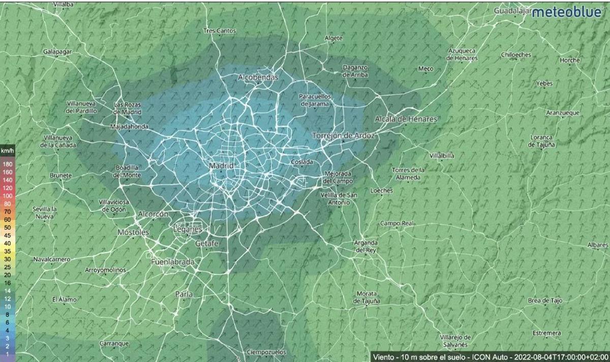 Líneas del viento en Madrid a 10 m sobre el suelo a 4 de agosto de 2022. La configuración topográfica determina zonas más expuestas y zonas menos expuestas. Meteoblue, CC BY-NC
