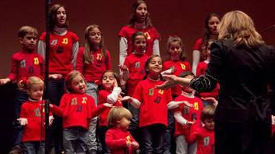 700 niños cantan a la Navidad en Badajoz