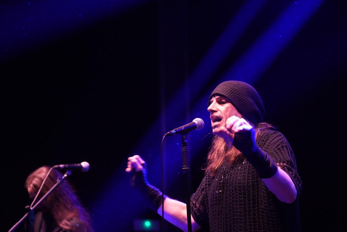 Morti deleita a sus seguidores en la Sala Impala