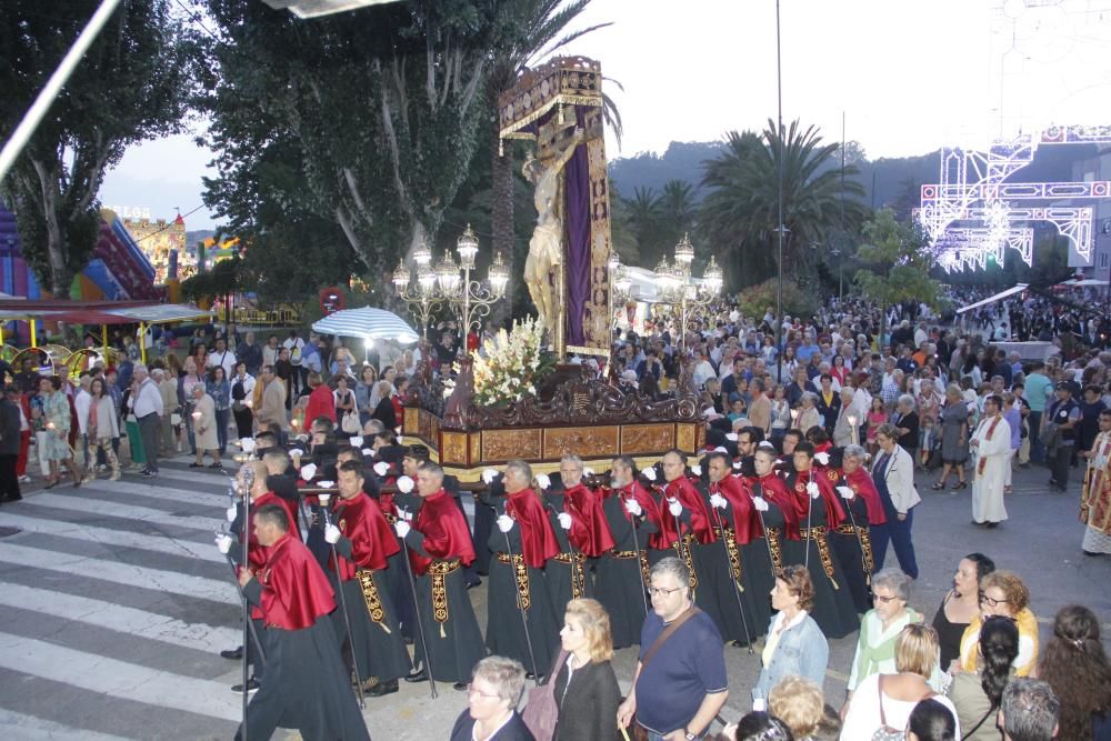 El Cristo del Consuelo congrega a 25.000 fieles en la procesión