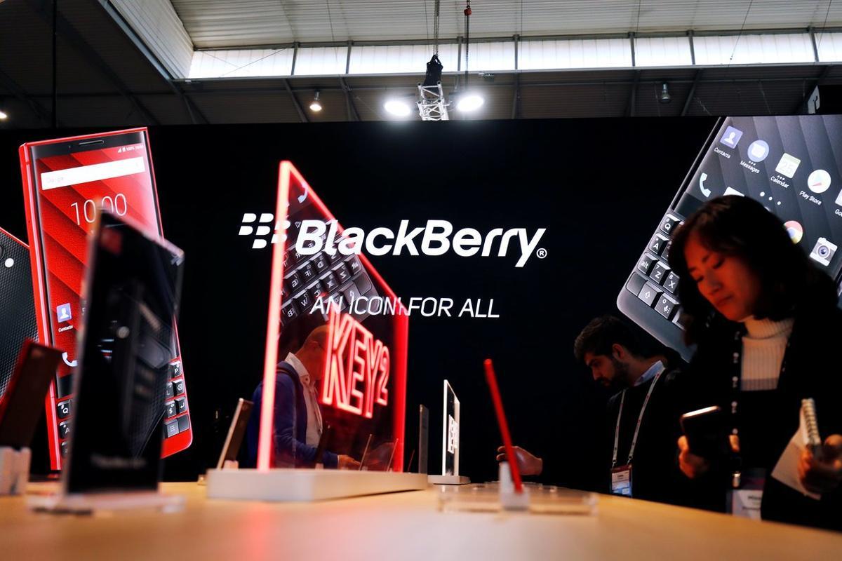 Visitors attend the Blackberry booth at the Mobile World Congress in Barcelona, Spain February 25, 2019. REUTERS/Rafael Marchante