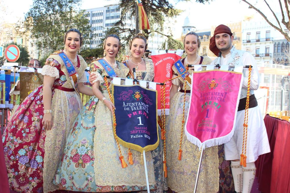 ... en la que lo pasaron en grande entregando premios. Pero que sirvió para ver no pocas falleras históricas.