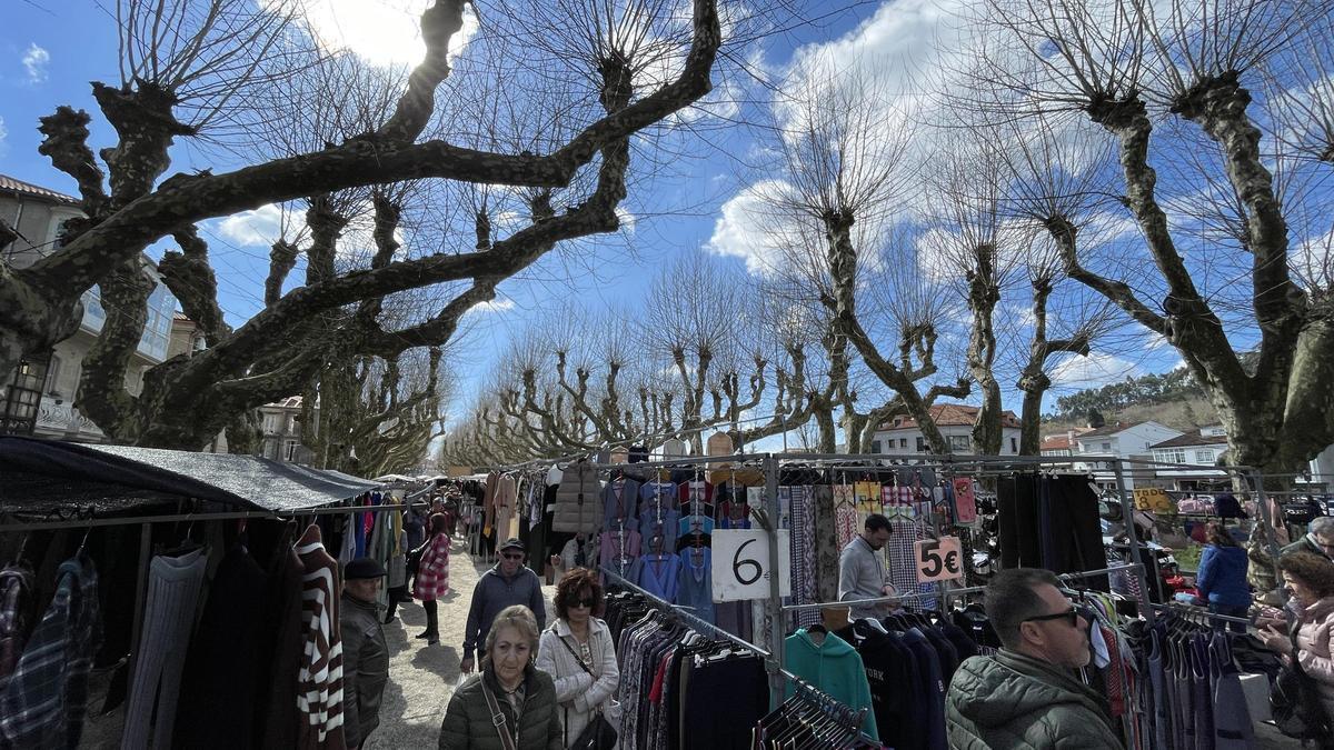 Mercadillo del domingo en Padrón