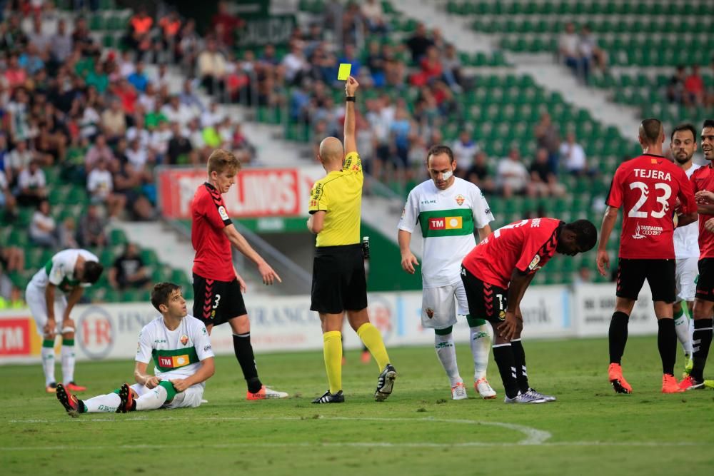 Elche y Nàstic empatan en el Martínez Valero