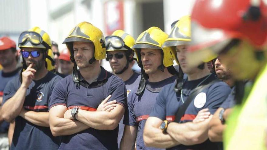 Protesta de los bomberos comarcales en 2013.