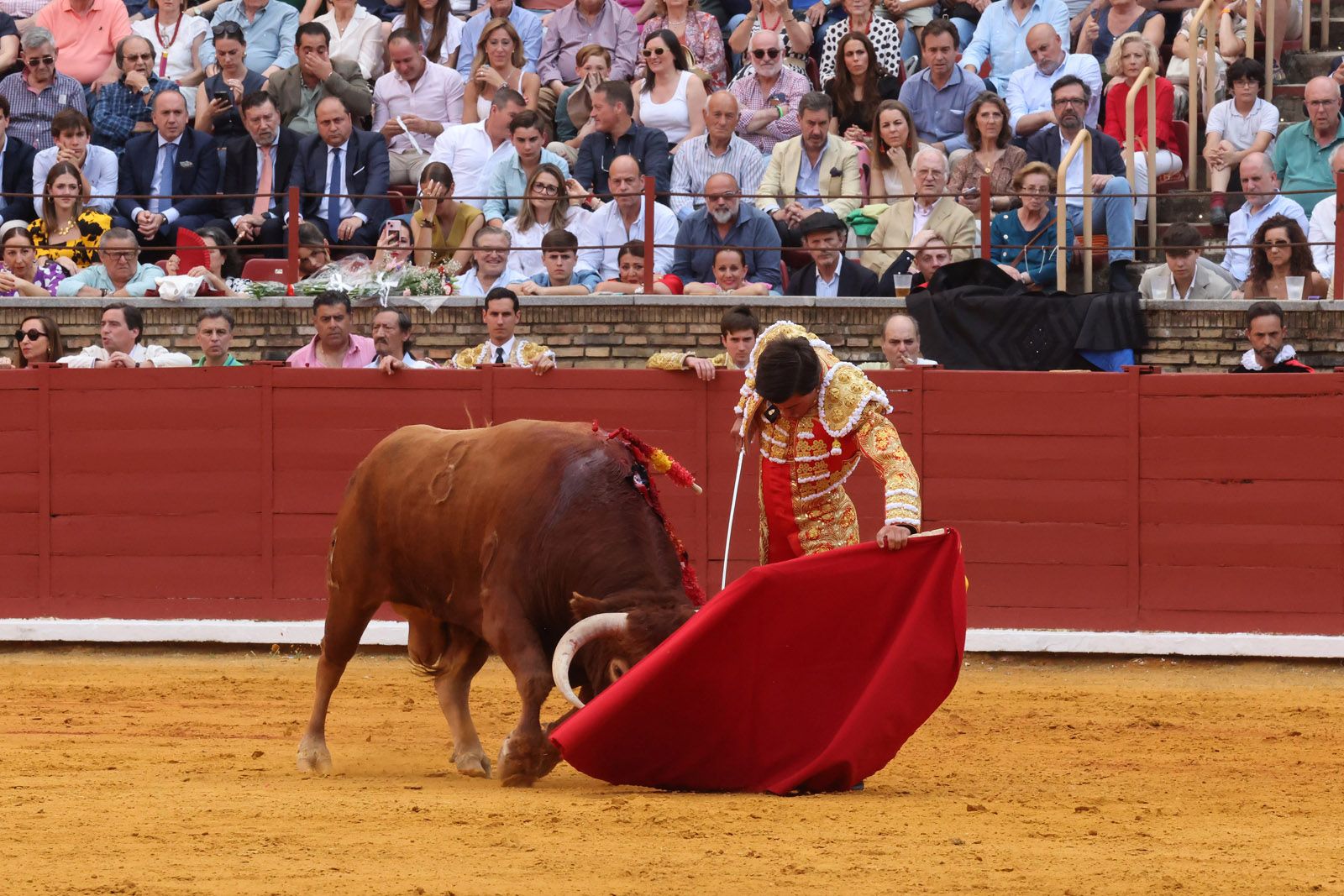 Javier Zulueta y Manuel Quintana abren la puerta de Los Califas