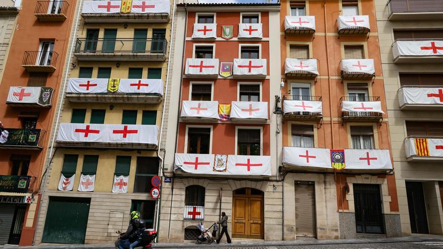 La tradición festera regresa a los balcones de Alcoy