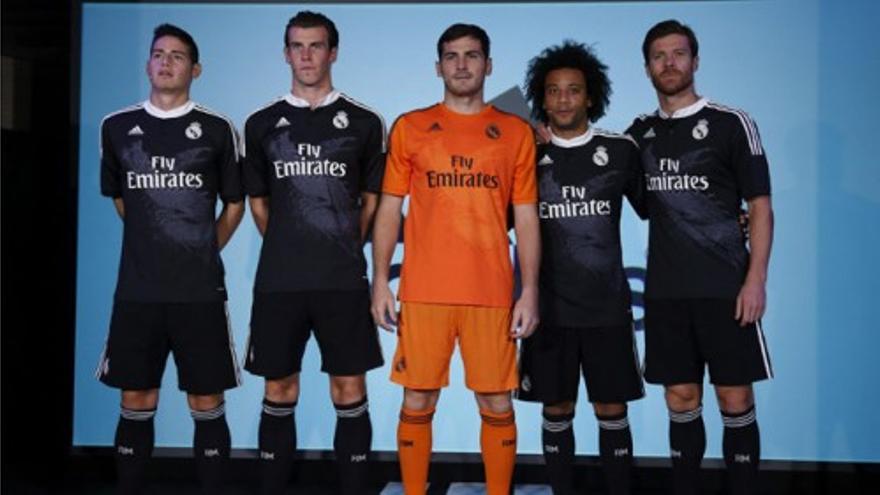 El Real Madrid presenta la nueva camiseta para la Champions League