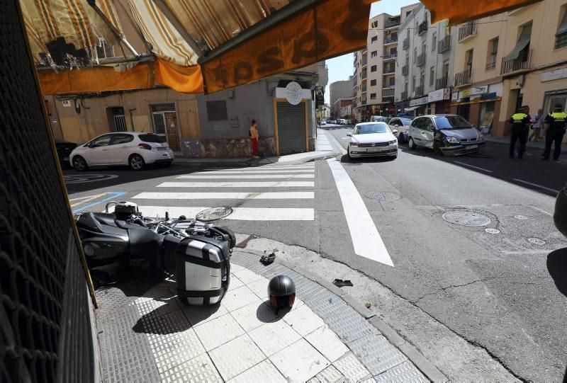 Accidente de tráfico en la calle Cortes de Aragón